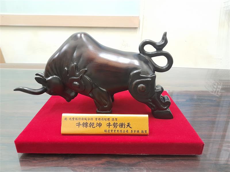 【藝飾家】牛勢衝天 牛轉乾坤 OX-001